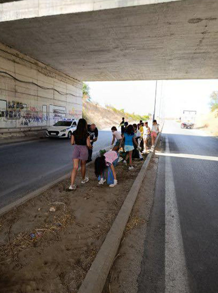 Action de nettoyage au carrefour de Lakkoma!