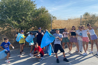 Action de nettoyage au carrefour de Lakkoma. 