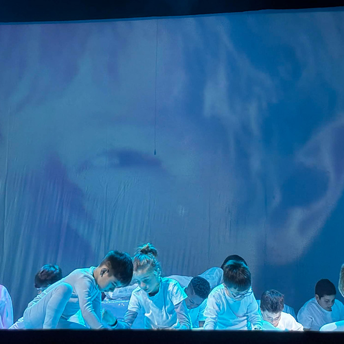 Une pièce écrite par les enfants eux-mêmes.