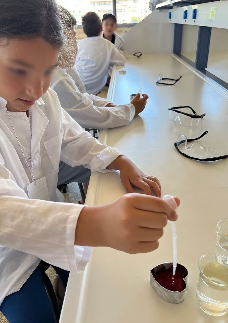 Learning chemistry at Big Bang School