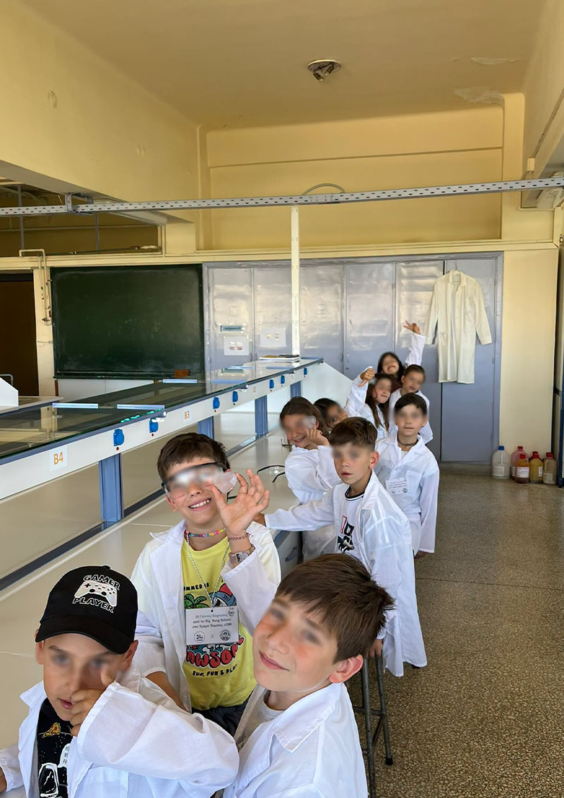 Learning chemistry at Big Bang School